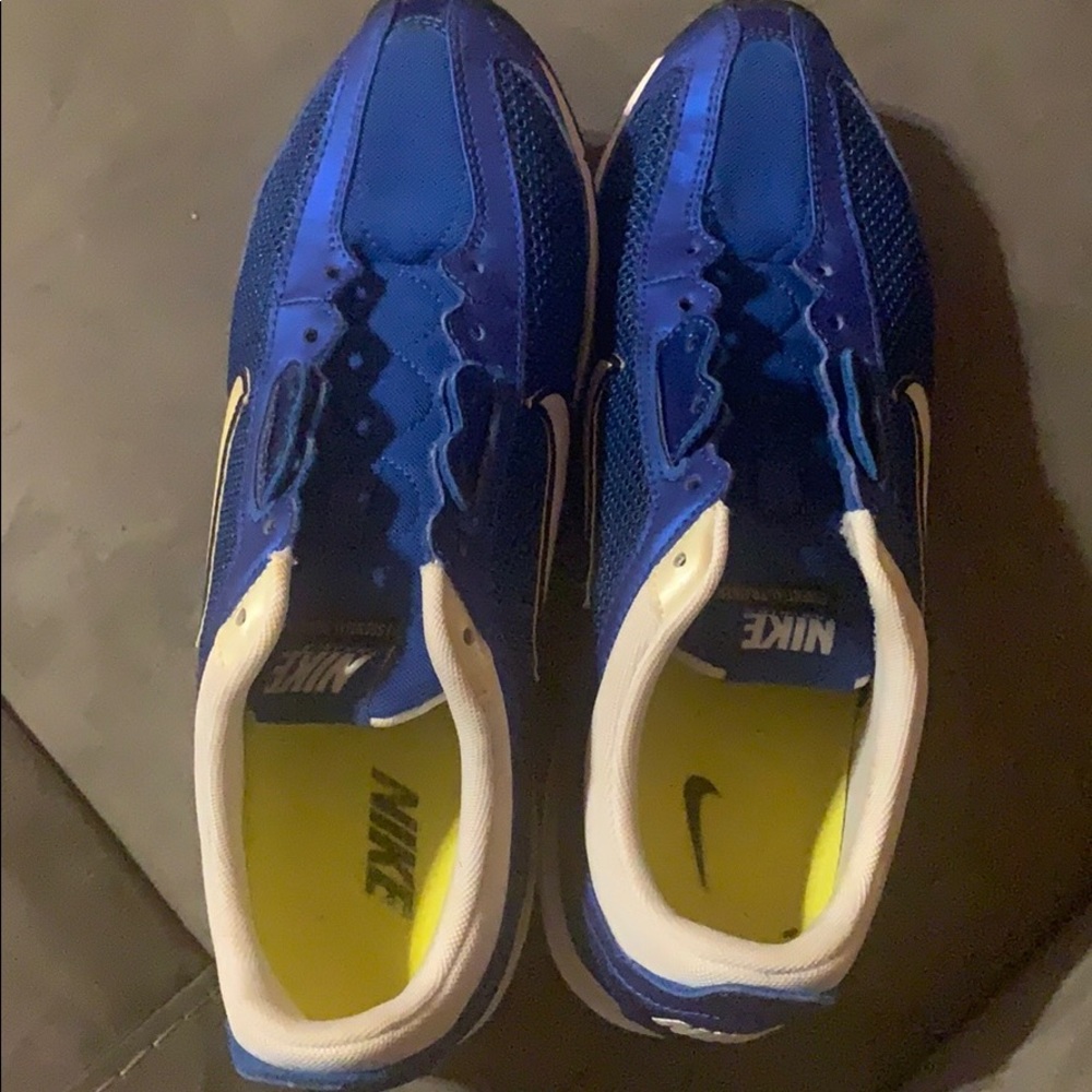 Nike shoes - Picture 2 of 3